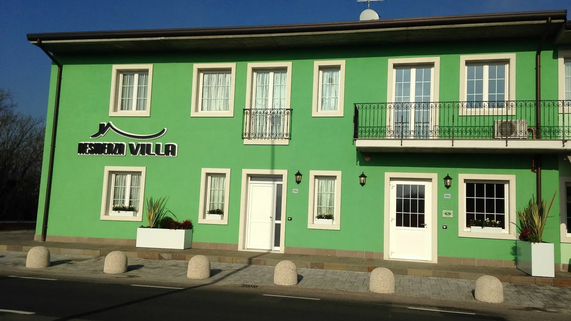 Residenza Villa Corno Alto 0*,
